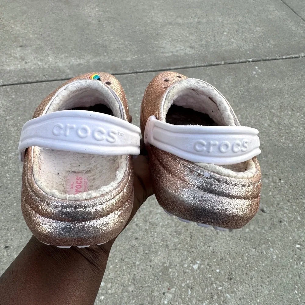 CROCS KIDS CLASSIC LINED GLITTER CLOGS WITH‎ CHARMS Little Kids Size J 2 Gold